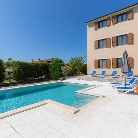 Apartments "Alen" Nedescina Екстер'єр фото