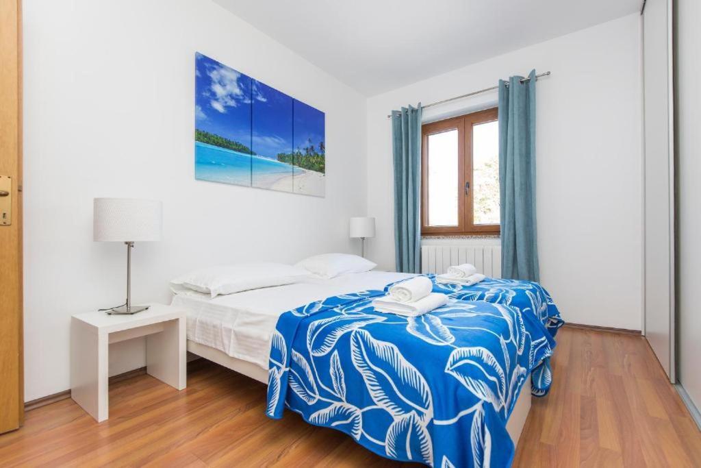 Apartments "Alen" Nedescina Екстер'єр фото