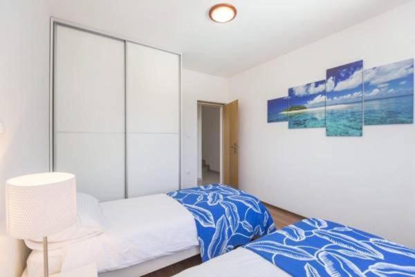 Apartments "Alen" Nedescina Екстер'єр фото
