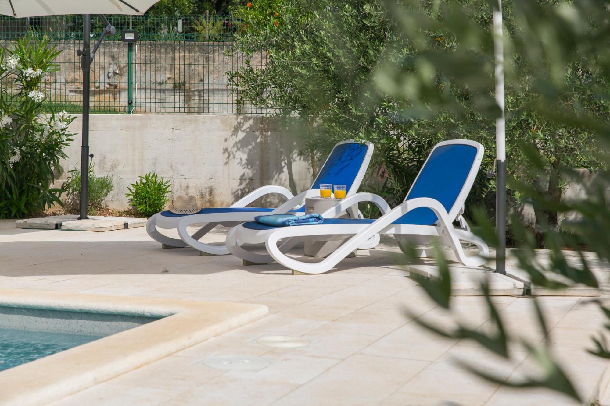 Apartments "Alen" Nedescina Екстер'єр фото