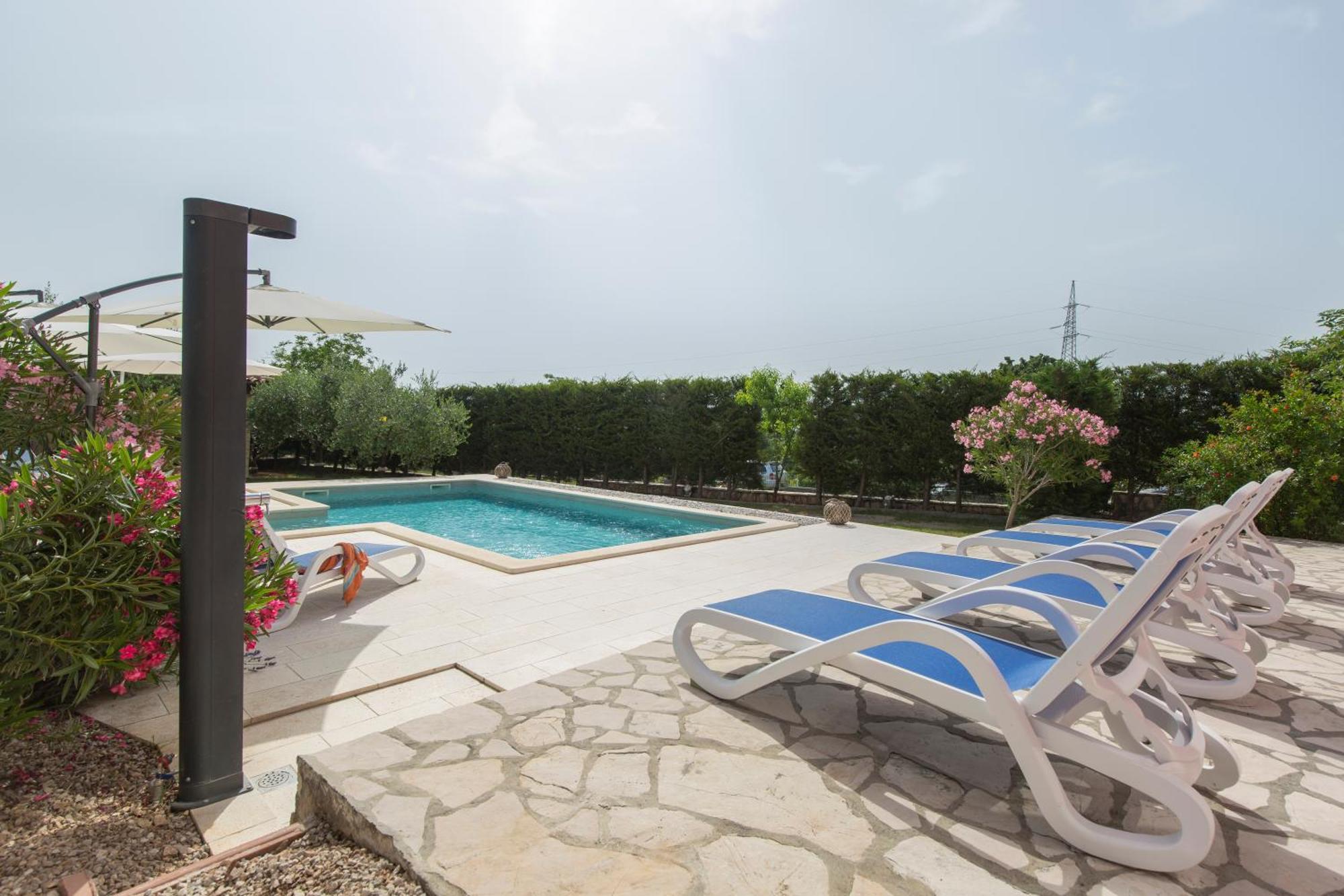 Apartments "Alen" Nedescina Екстер'єр фото