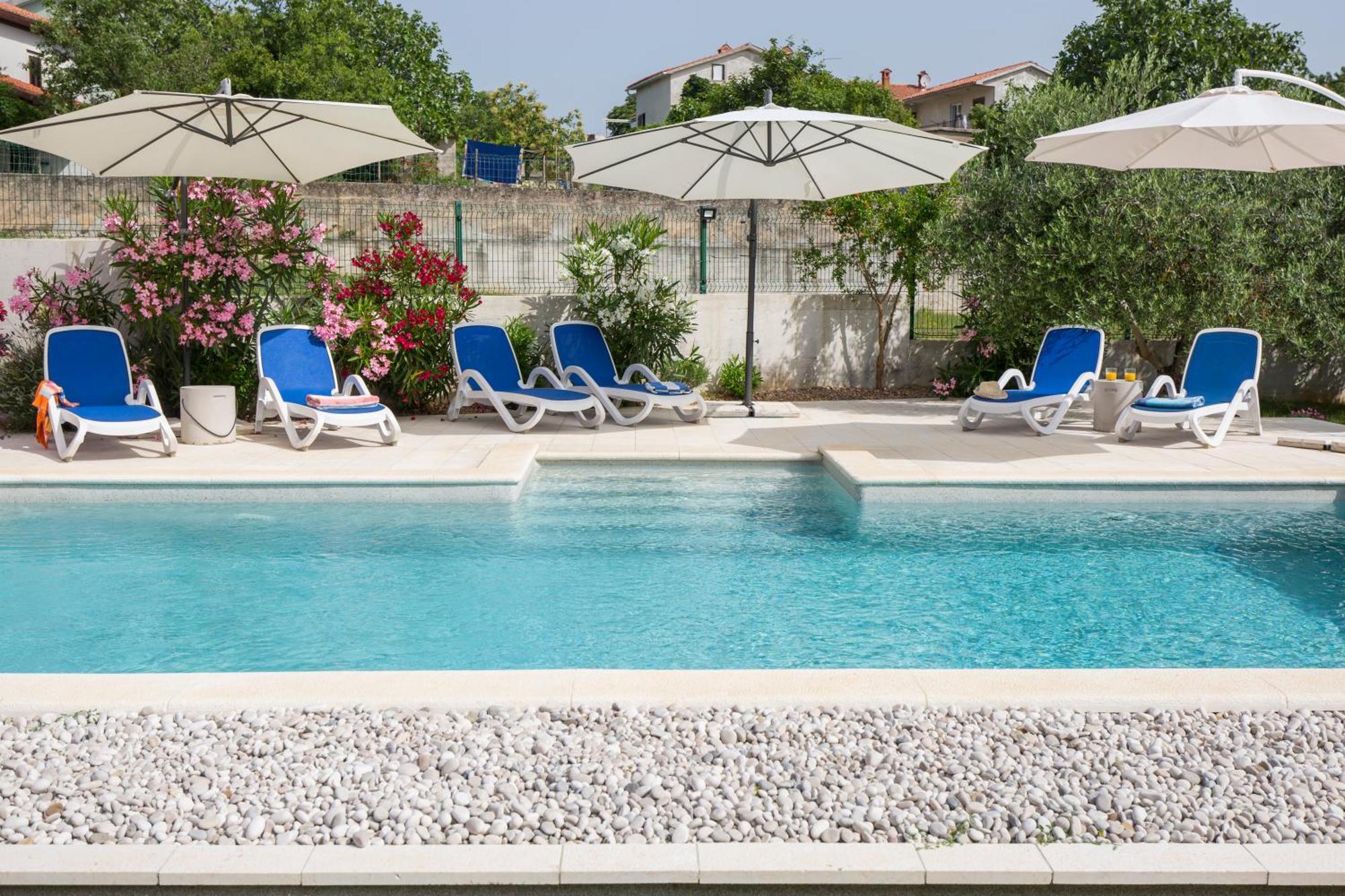 Apartments "Alen" Nedescina Екстер'єр фото
