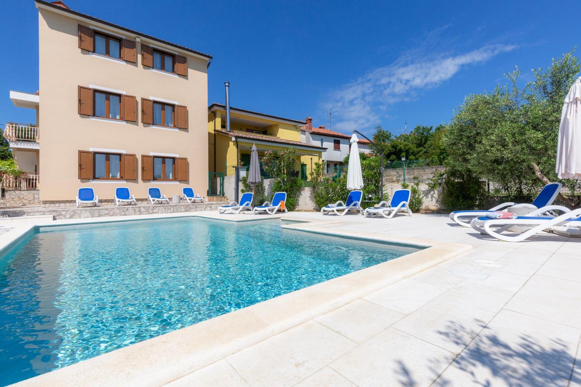 Apartments "Alen" Nedescina Екстер'єр фото