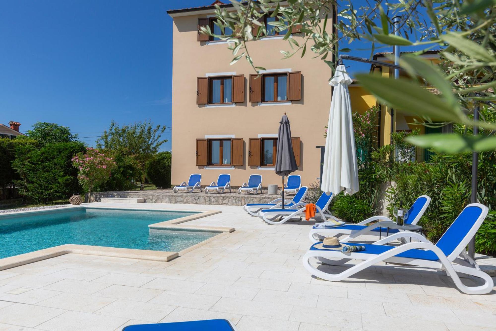 Apartments "Alen" Nedescina Екстер'єр фото