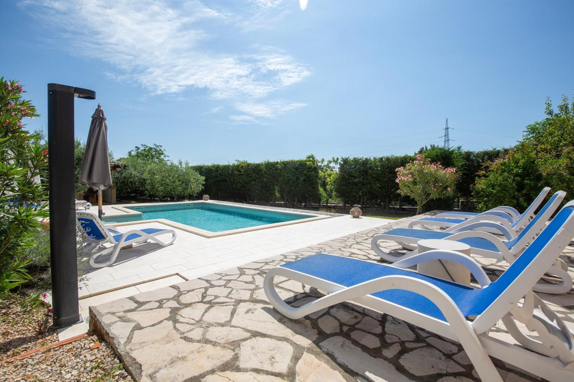 Apartments "Alen" Nedescina Екстер'єр фото
