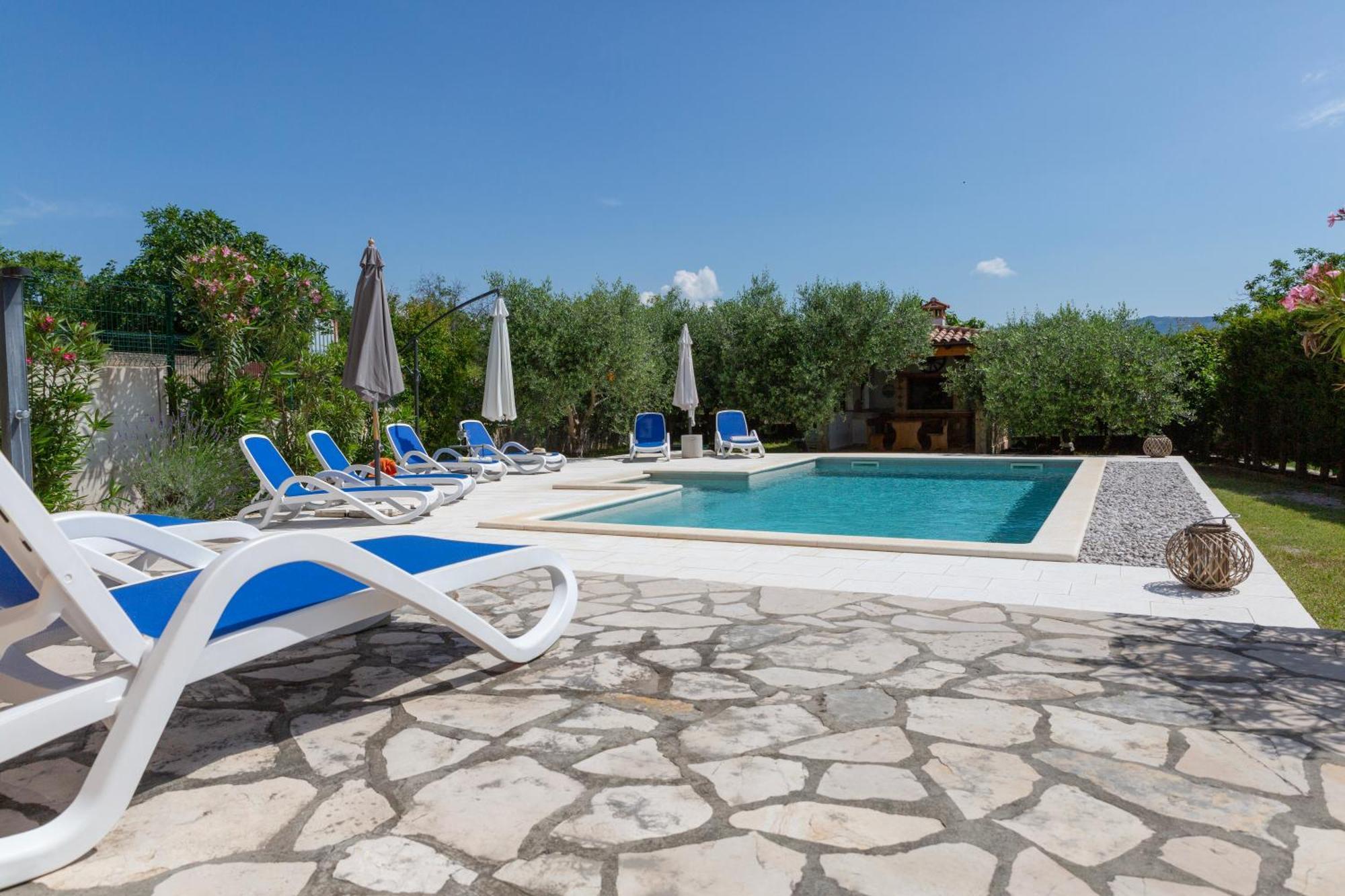 Apartments "Alen" Nedescina Екстер'єр фото