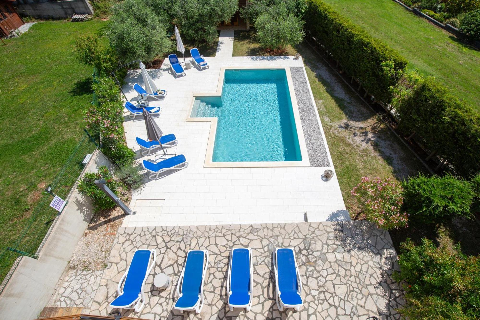 Apartments "Alen" Nedescina Екстер'єр фото